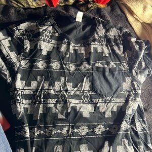 Black short sleeve shirt